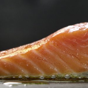 fp_04_00_50_mastery-of-temperature-induction-cooking-salmon-sear_glo_2400