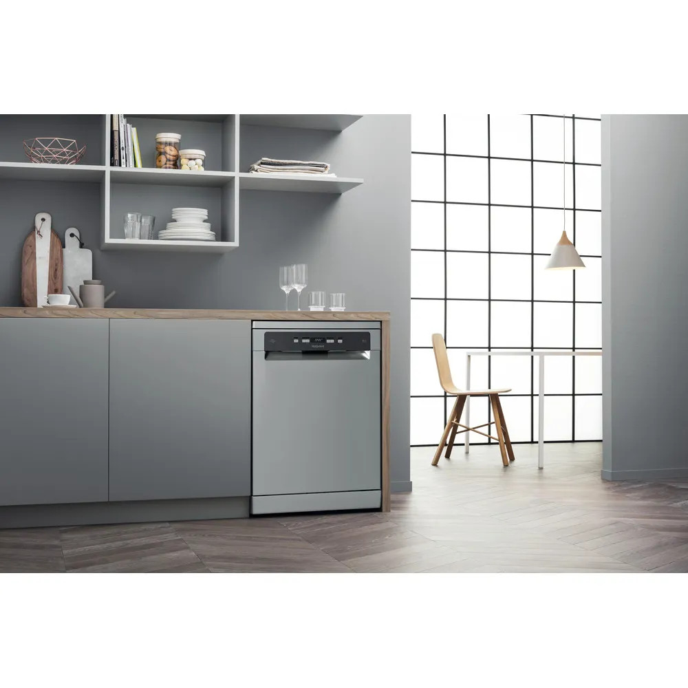 Hotpoint HFC3C26WCXUKN Freestanding Dishwasher – Stainless Steel image 4